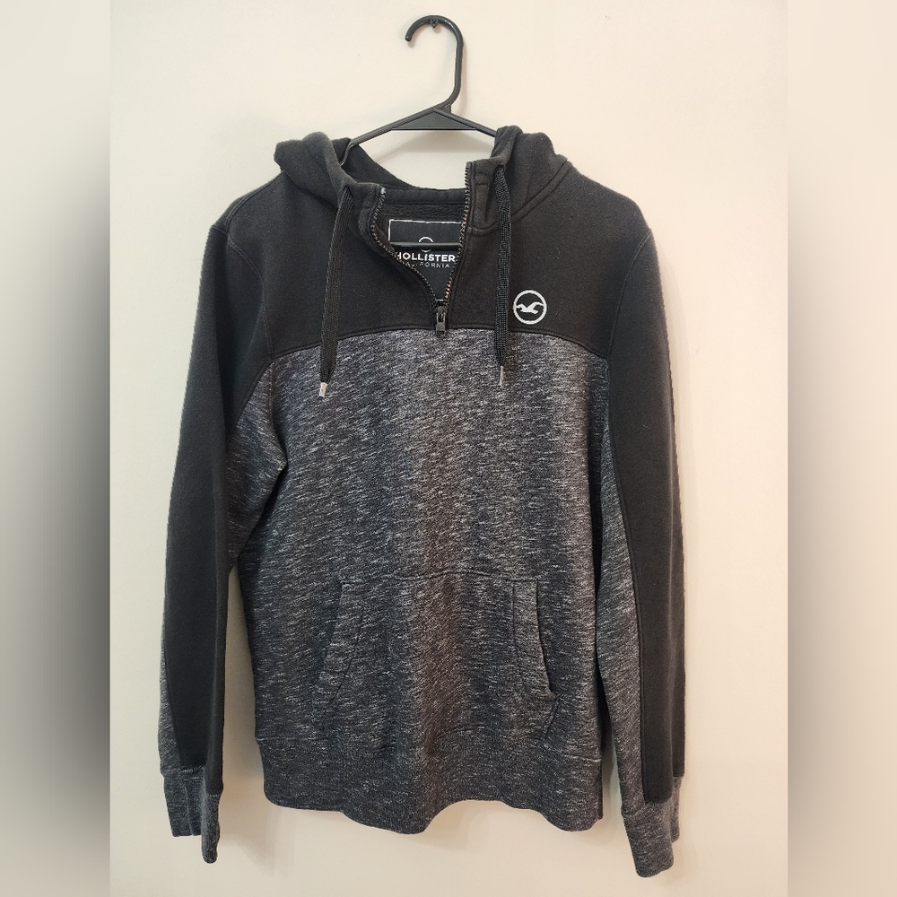 Men's Small Hollister Charcoal and Black Pullover Hoodie A6